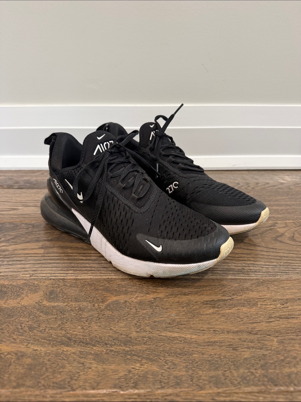 Nike Air Max 270 Women’s Black with White Accents Sneakers - Picture 2 of 8